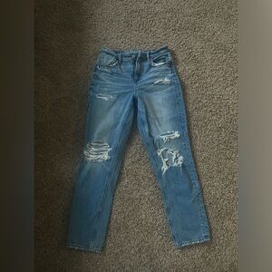 Mom Jeans Medium Wash American Eagle Size 2 reg